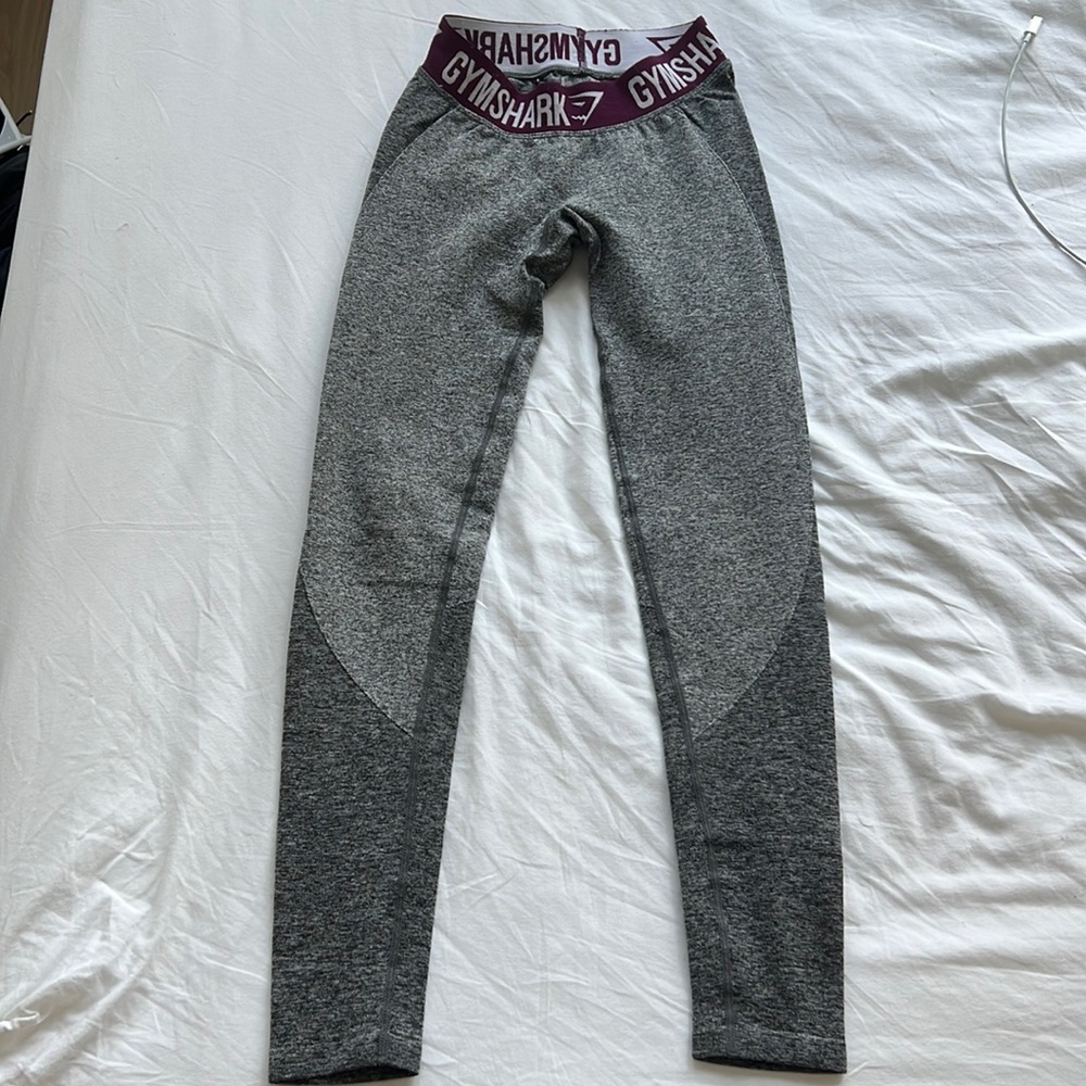 Gray gymshark workout leggings.